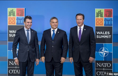 Viktor Orbán, the faithful ally, withNATO Secretary-General Anders Fogh Rasmussen and Prime Minister David Cameron
